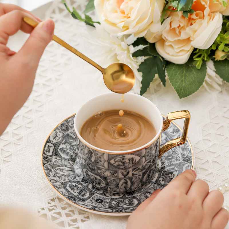 Europese stijl lichte luxe kof - Coffee Tea English recensie en prijs